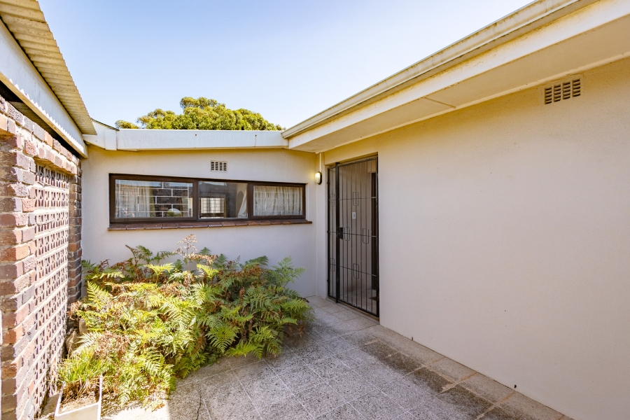 3 Bedroom Property for Sale in Stellenberg Western Cape